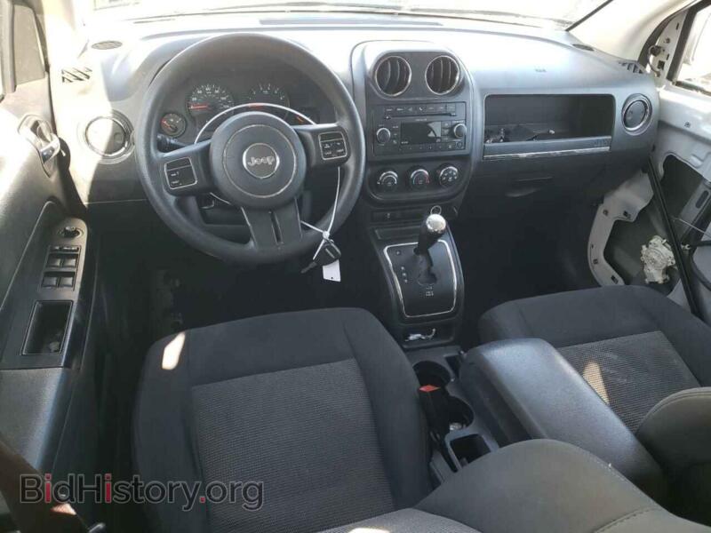 2011 Jeep COMPASS (VIN 1J4NF1FBXBD280938) — фото 8 из 13