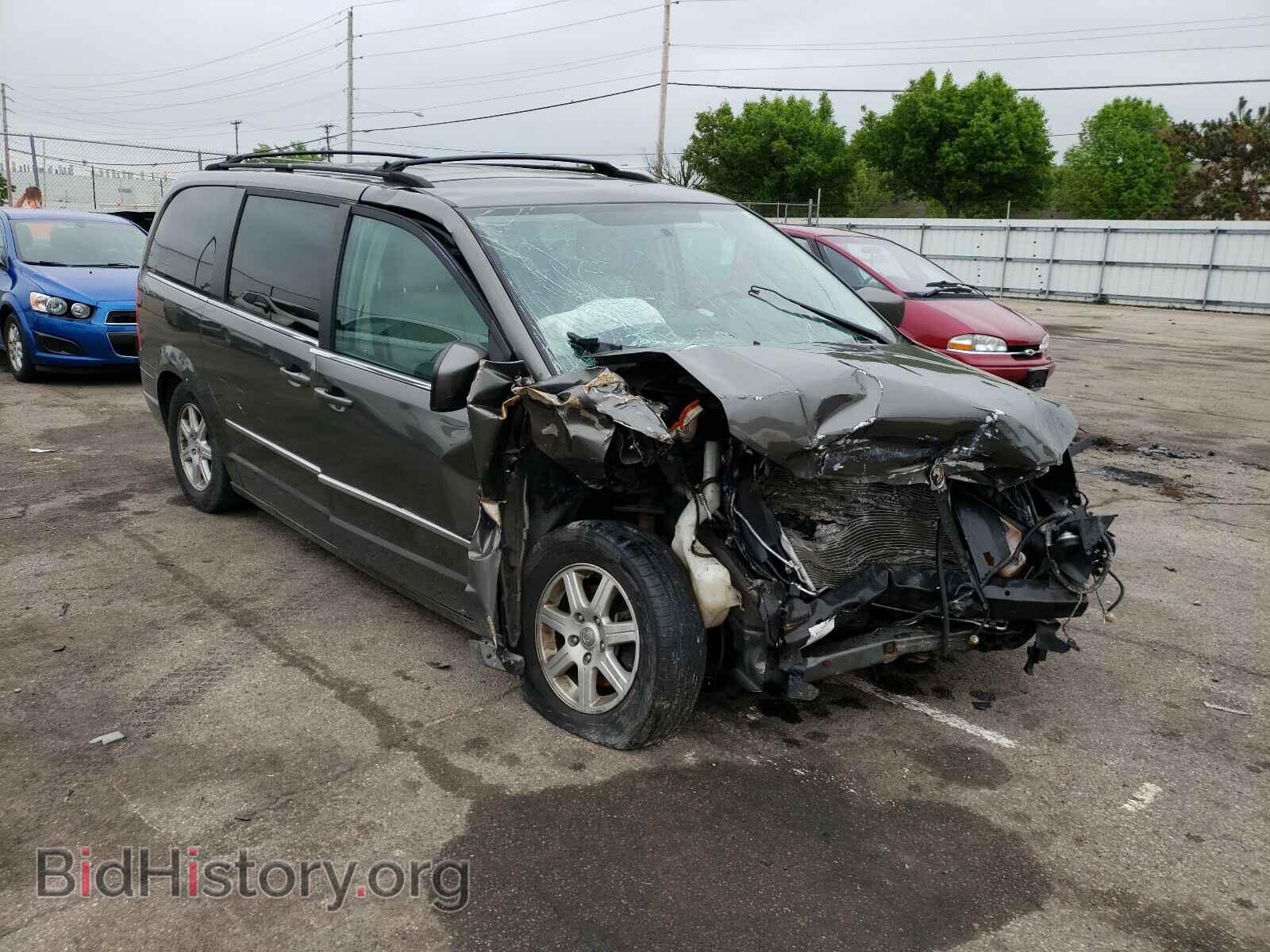 Photo 2A4RR8DX8AR348228 - CHRYSLER MINIVAN 2010
