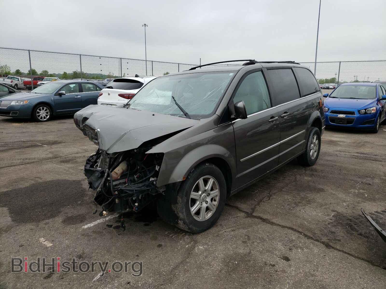 2010 CHRYSLER MINIVAN - VIN: 2A4RR8DX8AR348228 - Фото 2