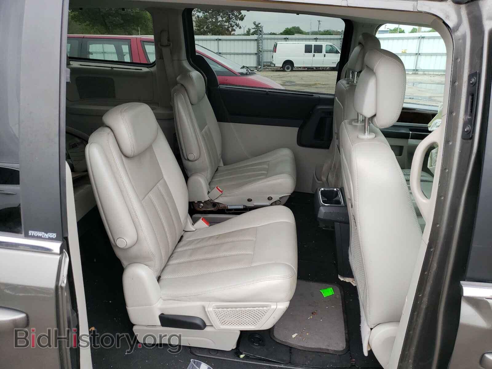 2010 CHRYSLER MINIVAN - VIN: 2A4RR8DX8AR348228 - Фото 6