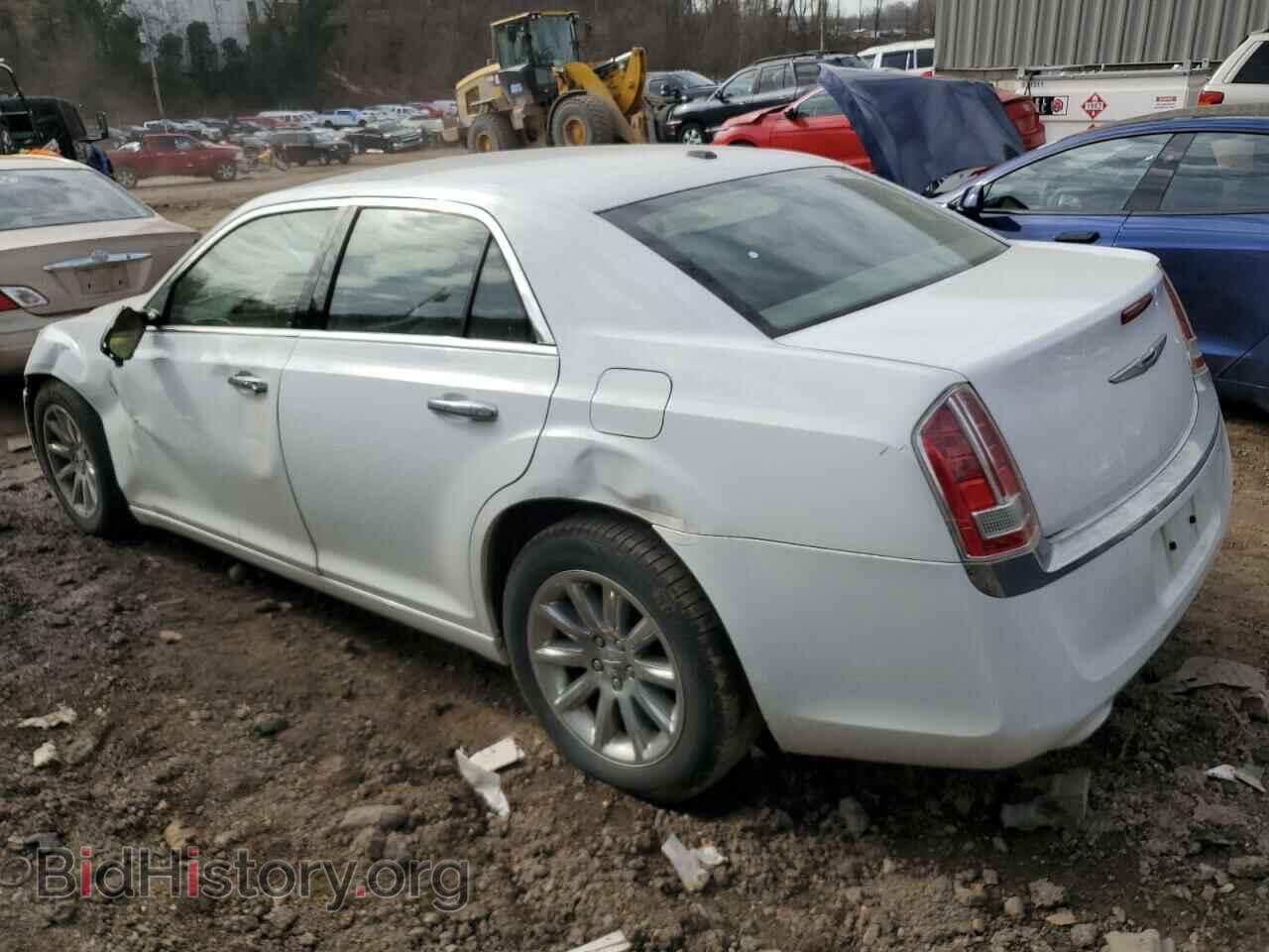 2014 CHRYSLER 300 - VIN: 2C3CCAET9EH117905 - Photo 2