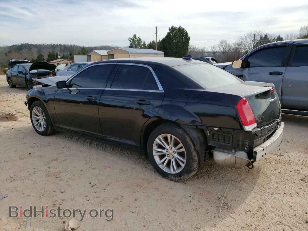 2019 CHRYSLER 300 - VIN: 2C3CCAAG0KH548055 - Фото 2