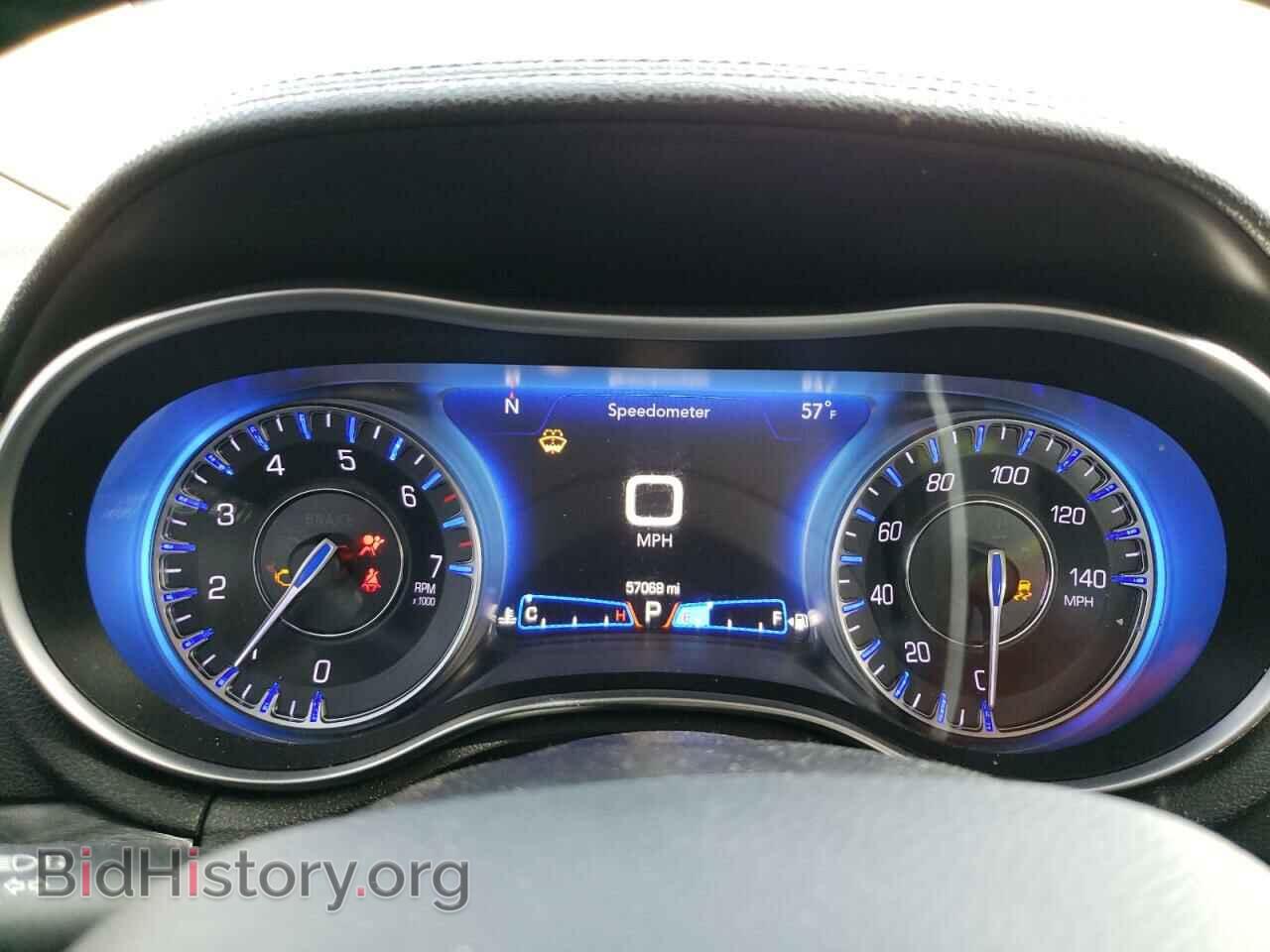 2019 CHRYSLER 300 - VIN: 2C3CCAAG0KH548055 - Фото 9