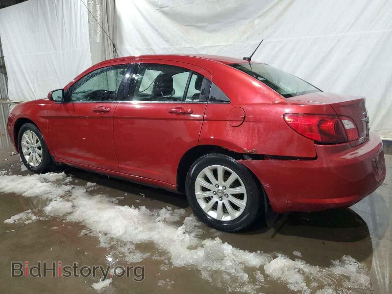2010 CHRYSLER SEBRING - VIN: 1C3CC5FB5AN121383 - Фото 2
