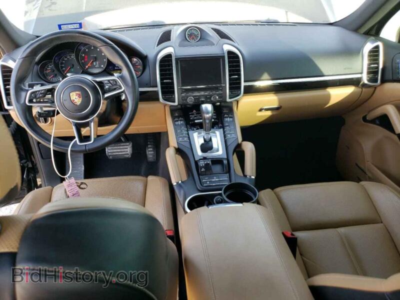2016 Porsche CAYENNE (VIN WP1AA2A28GLA06455) — photo 8 of 13
