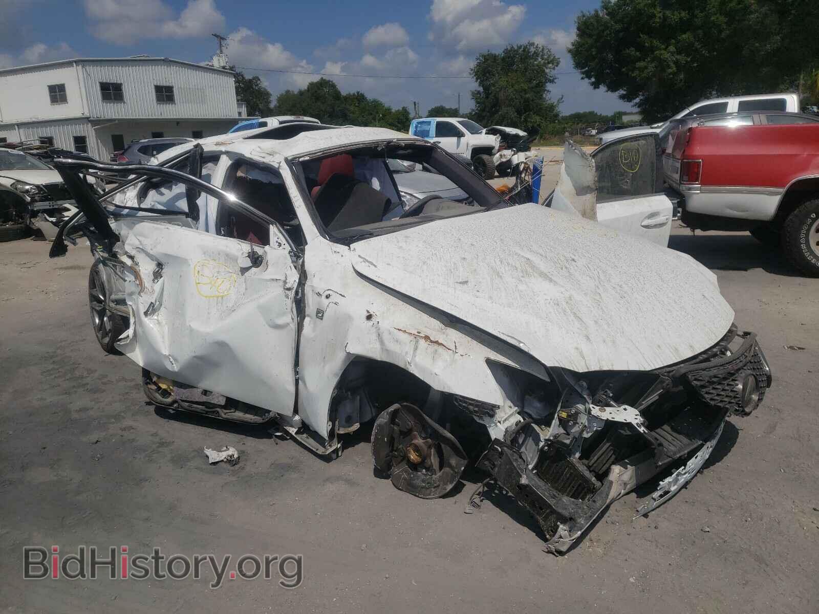 Фотография JTHBA1D23H5052288 - LEXUS IS 2017