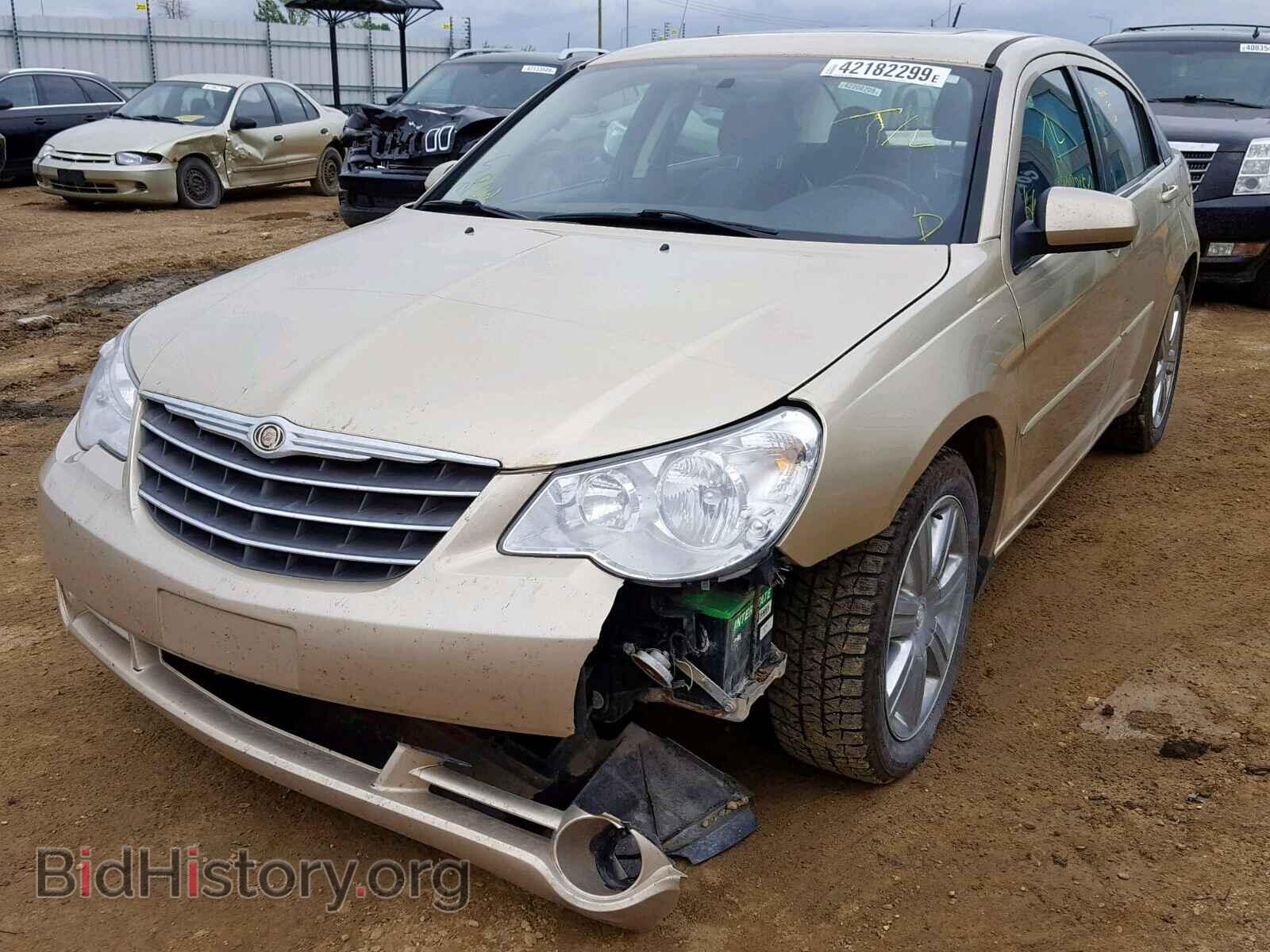 2010 CHRYSLER SEBRING - VIN: 1C3CC5FV4AN179298 - Фото 2
