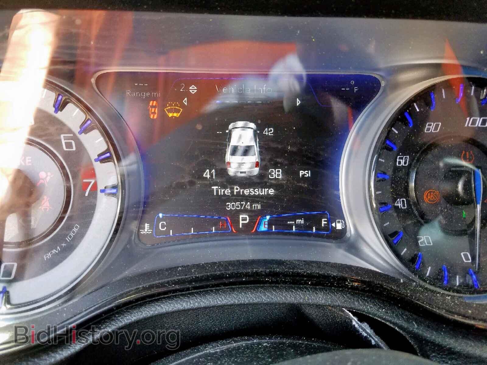 2018 CHRYSLER 300 - VIN: 2C3CCAGG2JH267543 - Фото 8