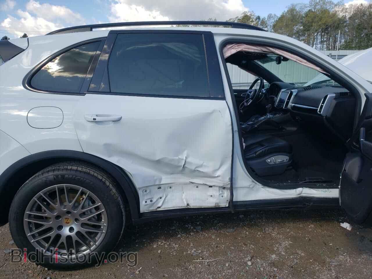 2017 PORSCHE CAYENNE - VIN: WP1AB2A29HLA52097 - Фото 9