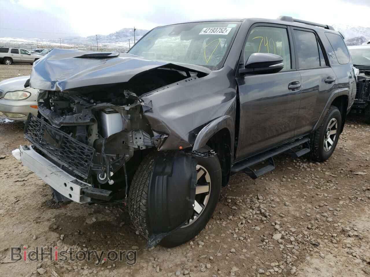 2020 TOYOTA 4RUNNER - VIN: JTEBU5JR3L5789934 - Фото 2