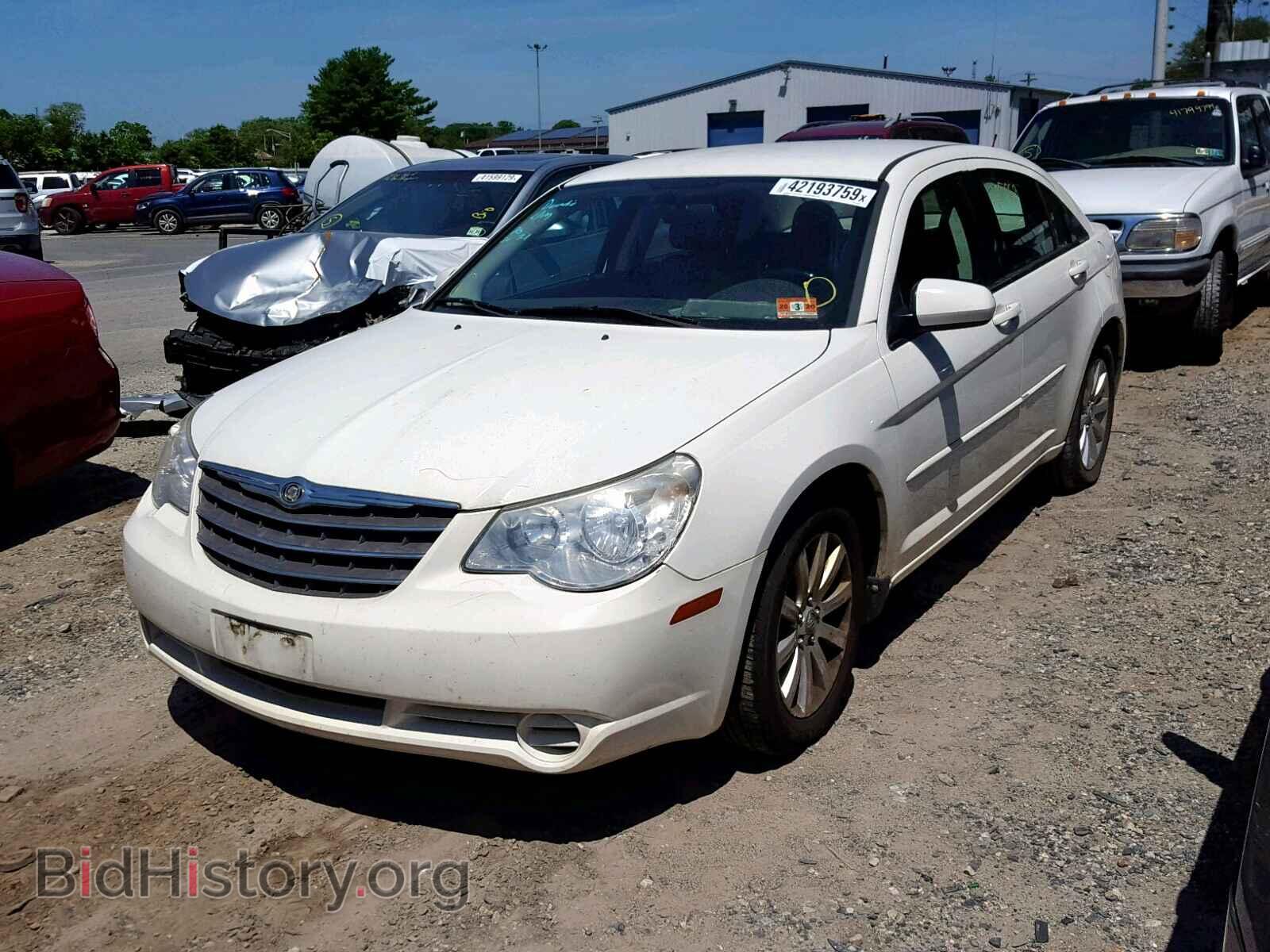 2010 CHRYSLER SEBRING - VIN: 1C3CC5FD6AN192464 - Фото 2
