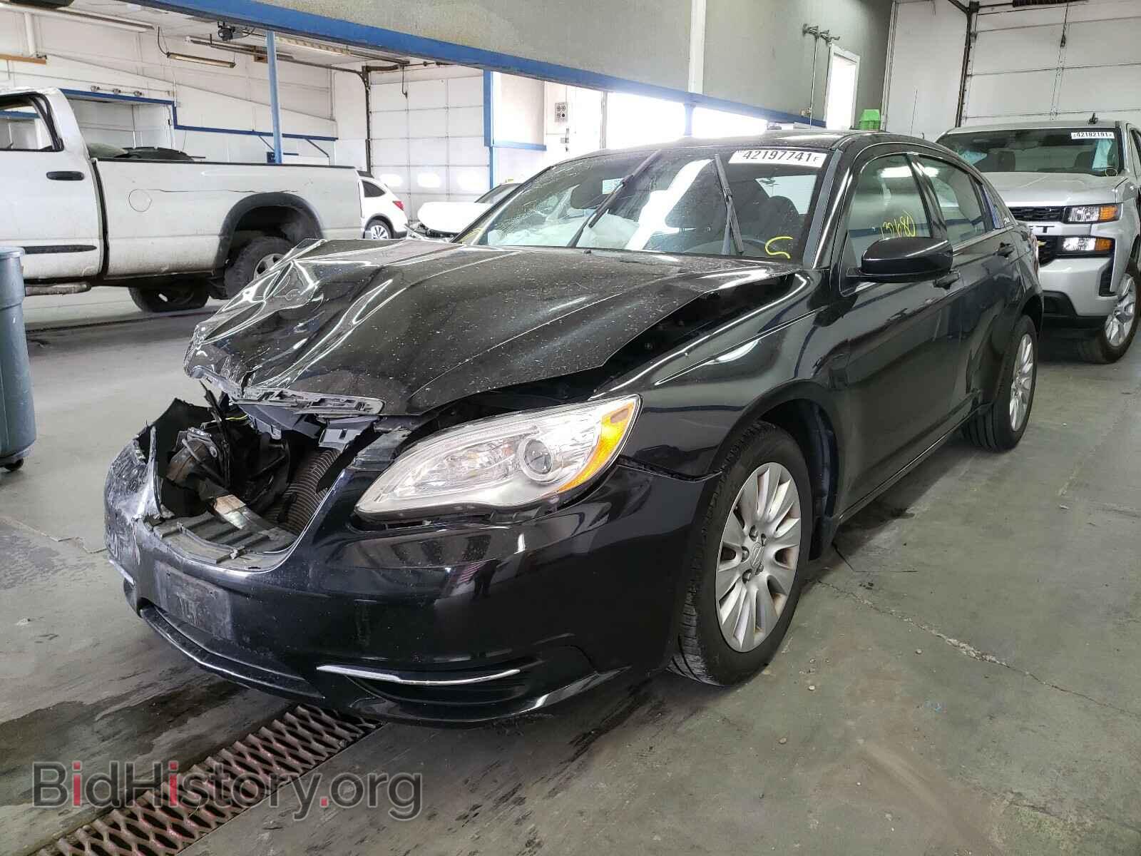 2014 CHRYSLER 200 - VIN: 1C3CCBABXEN123142 - Фото 2