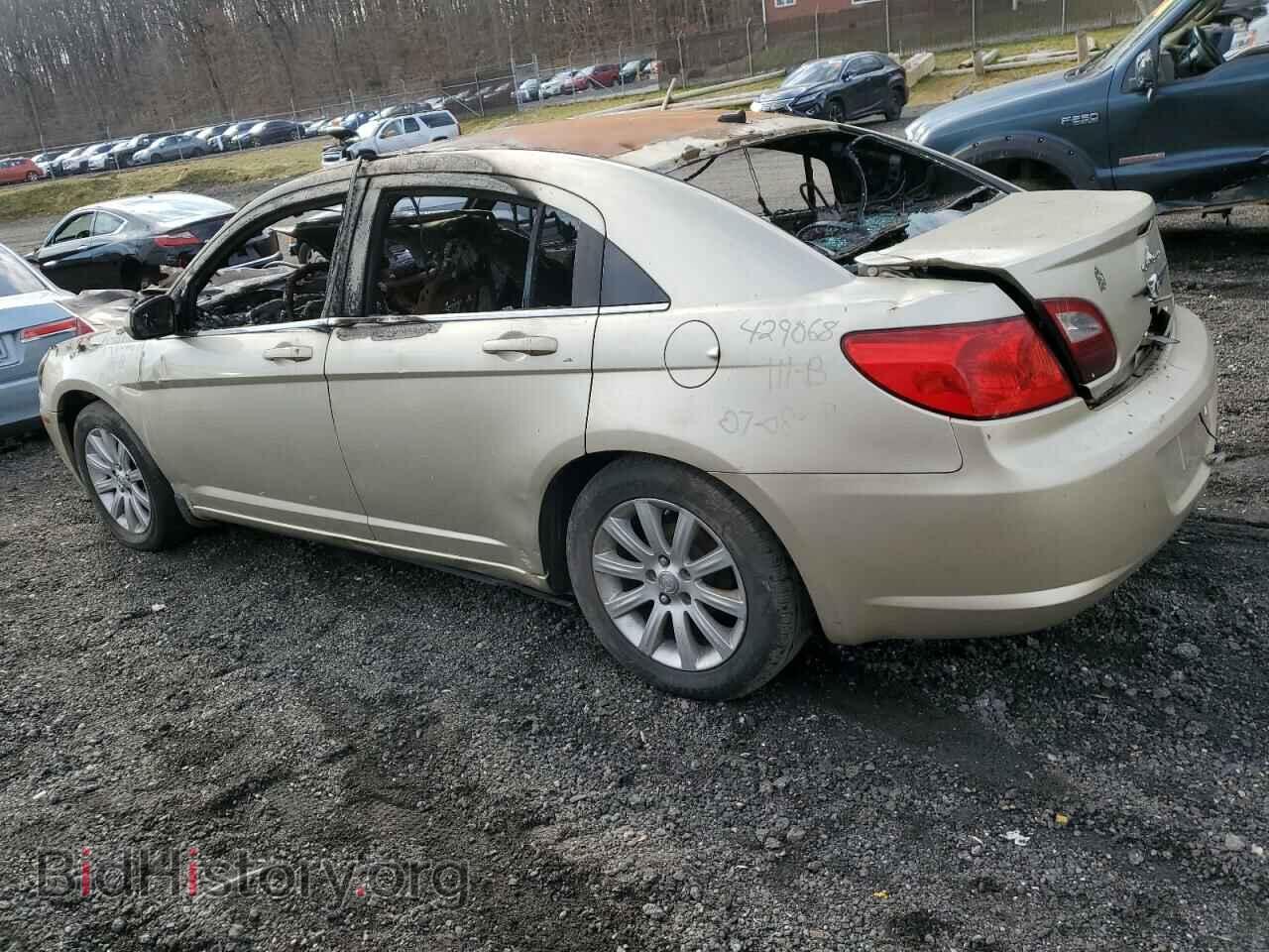 2010 CHRYSLER SEBRING - VIN: 1C3CC5FB3AN116330 - Фото 2
