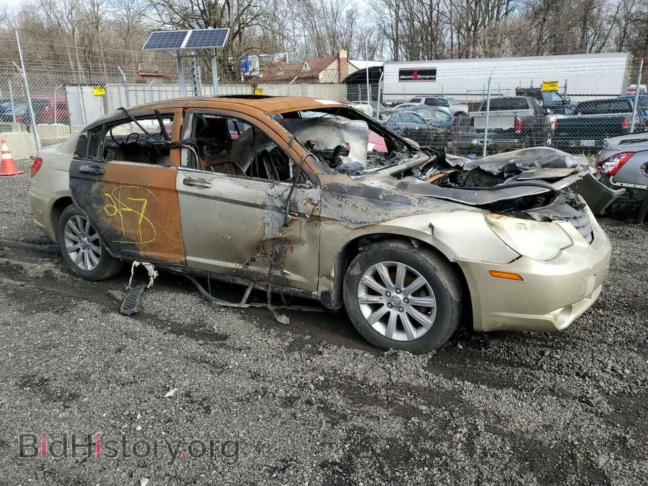 2010 CHRYSLER SEBRING - VIN: 1C3CC5FB3AN116330 - Фото 4