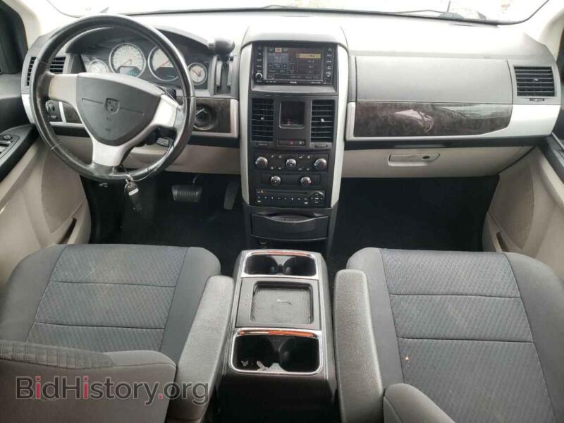 2010 Dodge CARAVAN (VIN 2D4RN5DX2AR191654) — photo 8 of 14