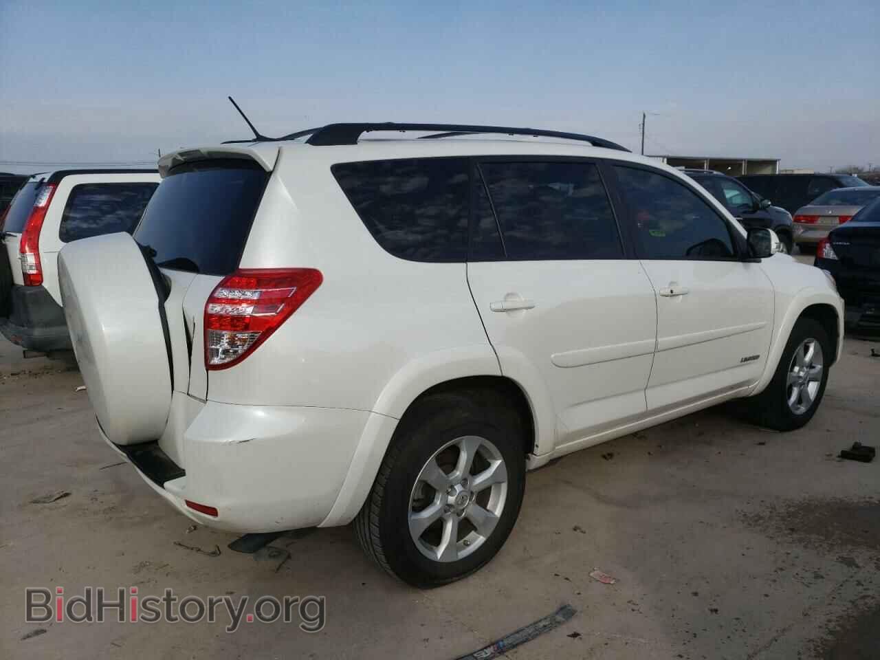 2011 TOYOTA RAV4 - VIN: 2T3YF4DV4BW070646 - Фото 3