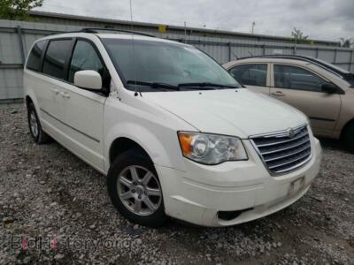 2010 Chrysler MINIVAN Town & COU, белый — VIN 2A4RR5D17AR400202, Copart