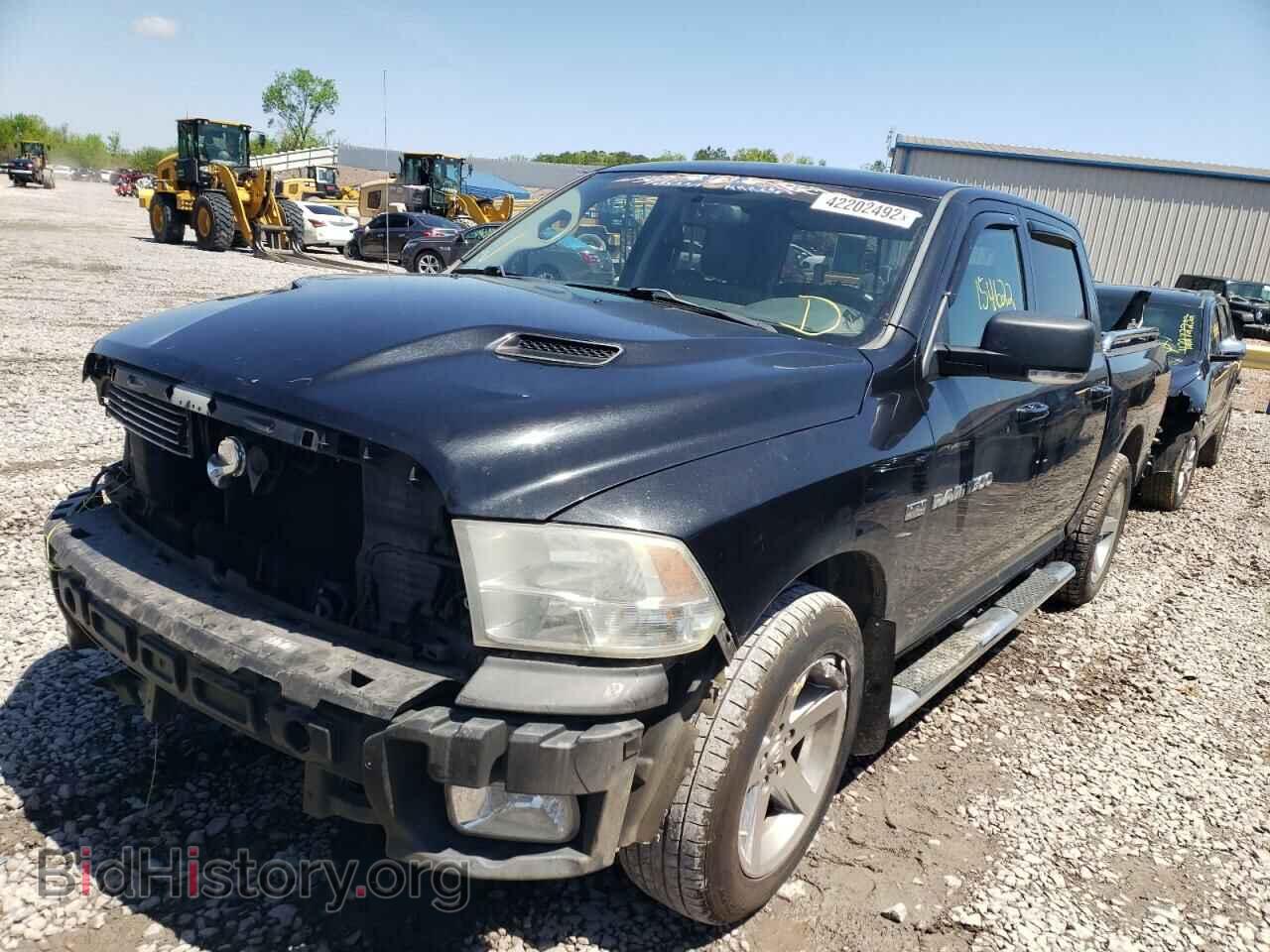2011 DODGE RAM 1500 - VIN: 1D7RB1CT2BS521781 - Фото 2