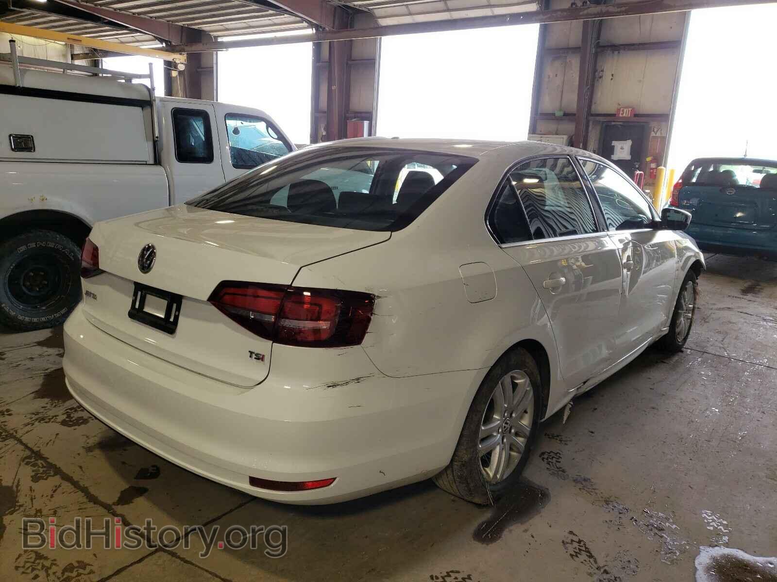 2017 VOLKSWAGEN JETTA - VIN: 3VW2B7AJ3HM214683 - Фото 4
