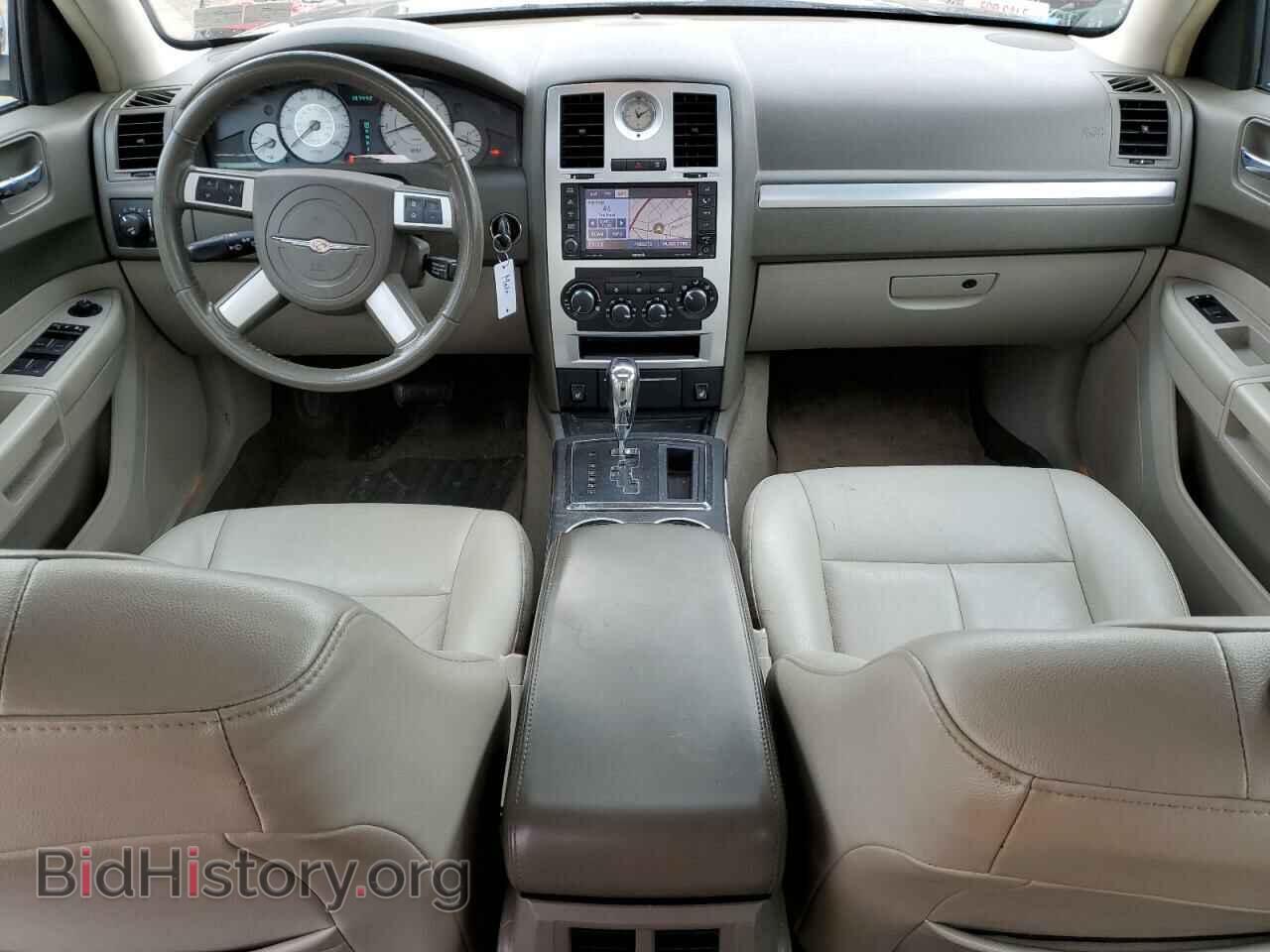 2010 CHRYSLER 300 - VIN: 2C3CA5CV5AH148693 - Фото 8