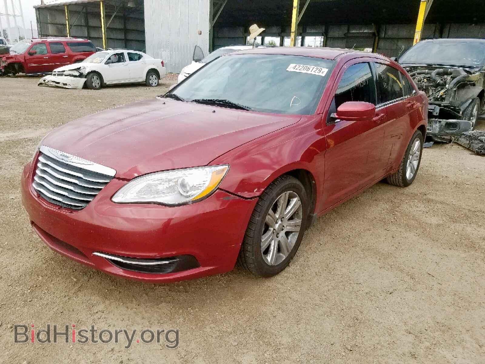 2013 CHRYSLER 200 - VIN: 1C3CCBAB5DN764343 - Фото 2