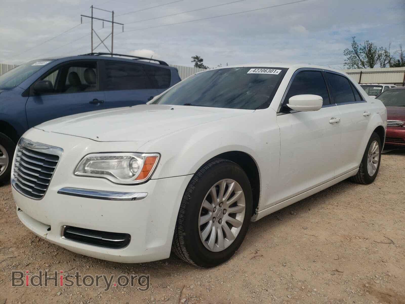 2014 CHRYSLER 300 - VIN: 2C3CCAAG4EH175705 - Фото 2