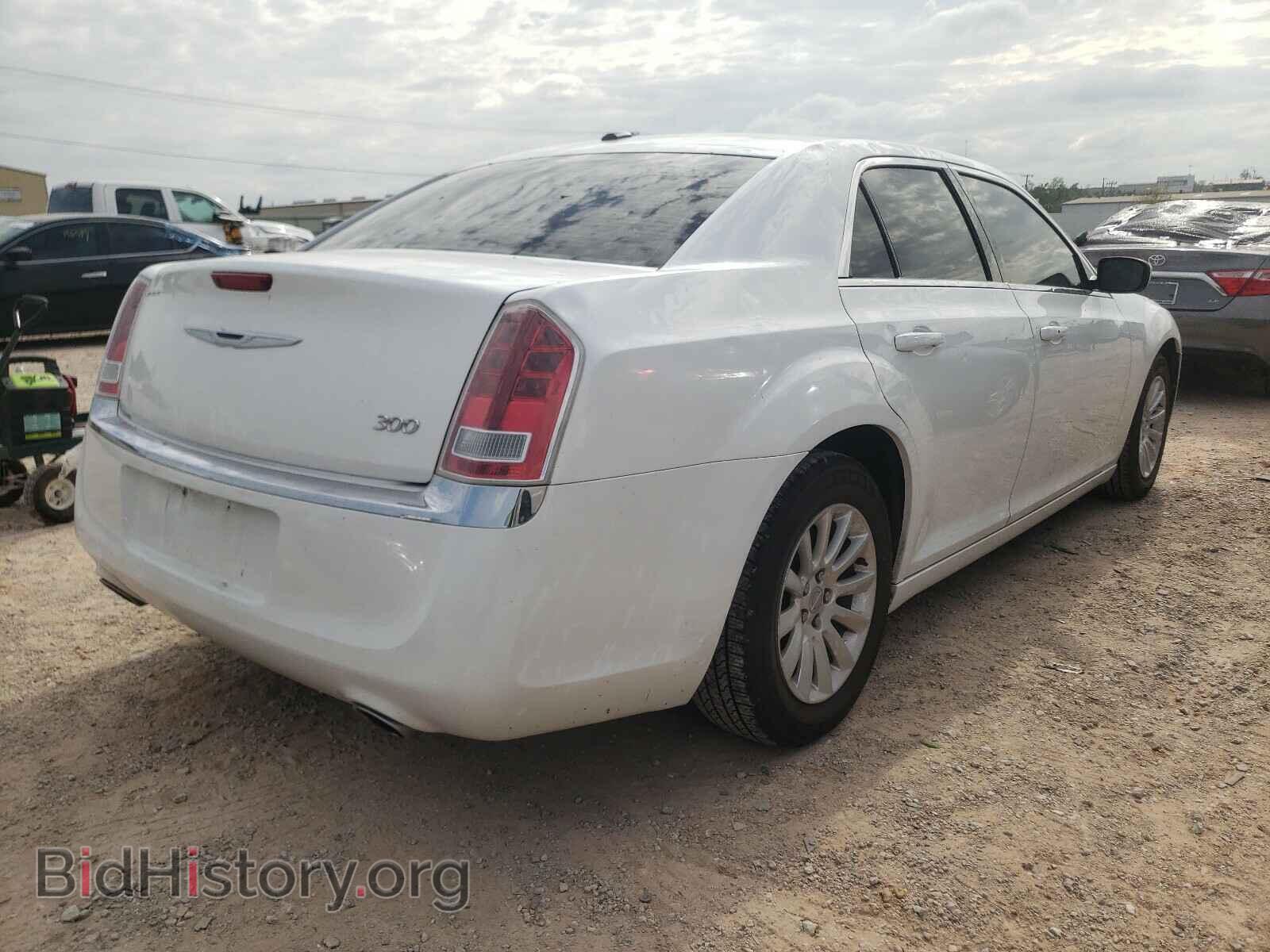 2014 CHRYSLER 300 - VIN: 2C3CCAAG4EH175705 - Фото 4