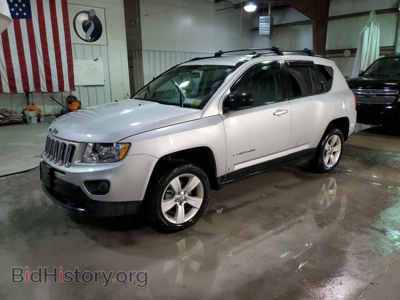 Photo 1J4NF1FB2BD210981 - JEEP COMPASS 2011