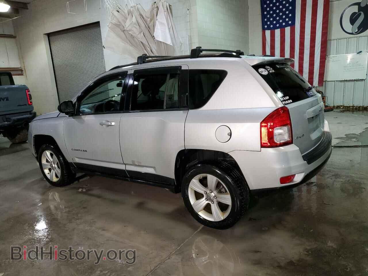 2011 JEEP COMPASS - VIN: 1J4NF1FB2BD210981 - Photo 2