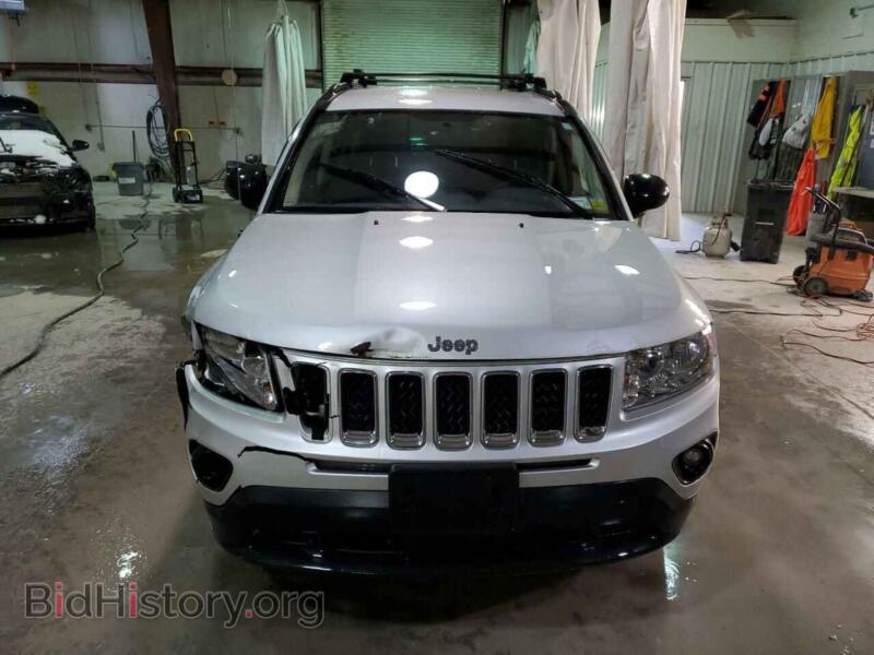 2011 Jeep COMPASS (VIN 1J4NF1FB2BD210981) — photo 5 of 13