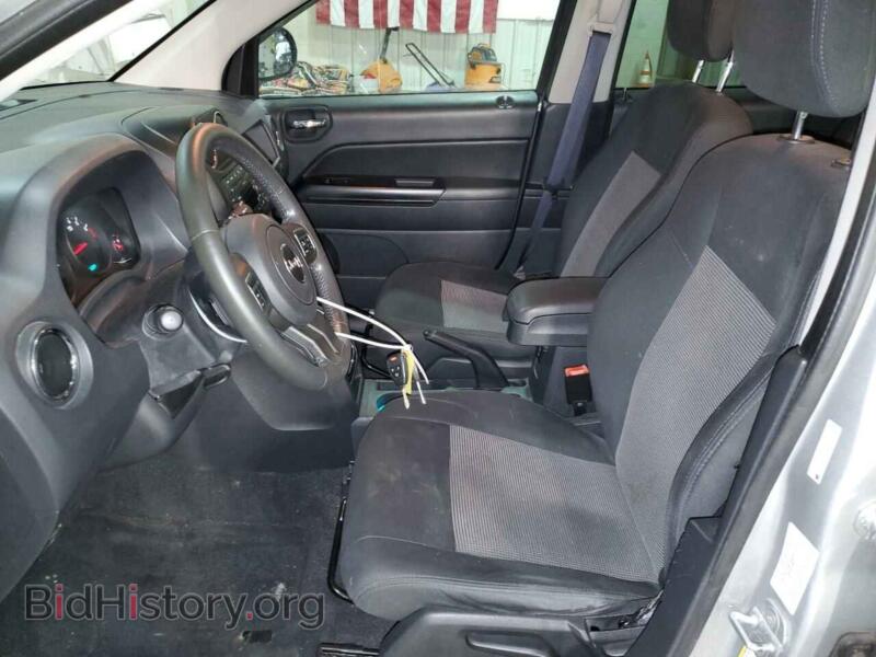 2011 Jeep COMPASS (VIN 1J4NF1FB2BD210981) — photo 7 of 13