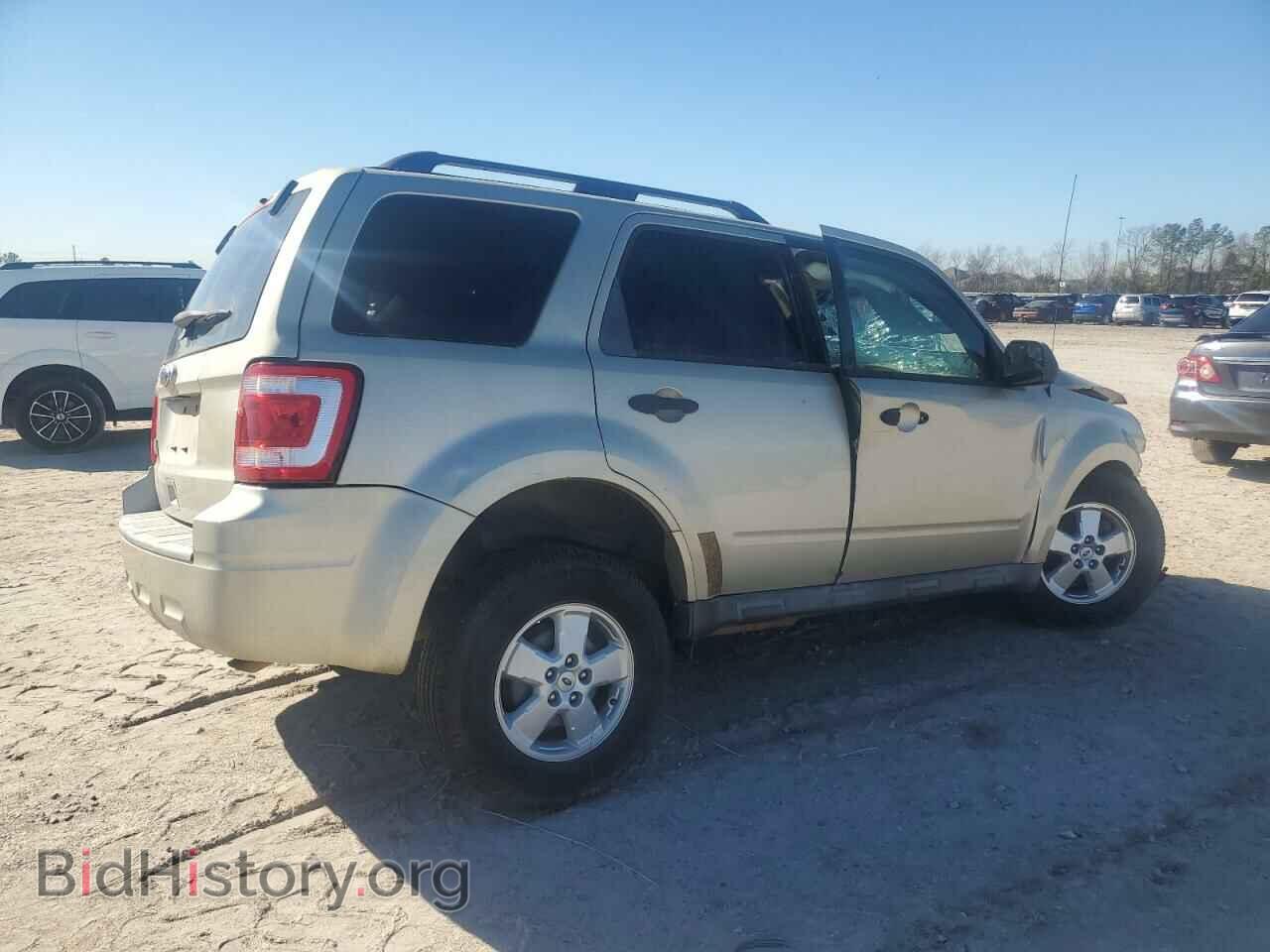 2011 FORD ESCAPE - VIN: 1FMCU0D70BKA61764 - Фото 3