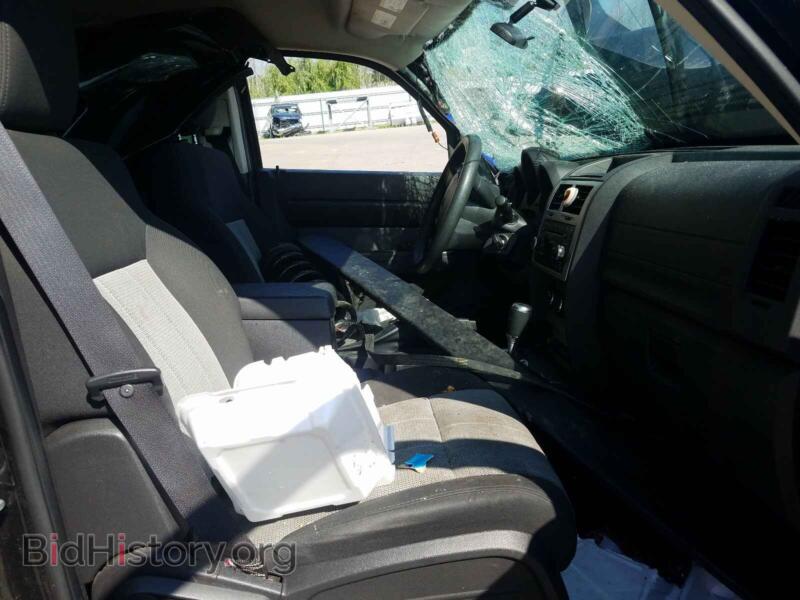 2008 Dodge NITRO (VIN 1D8GU28K08W197542) — фото 5 из 10