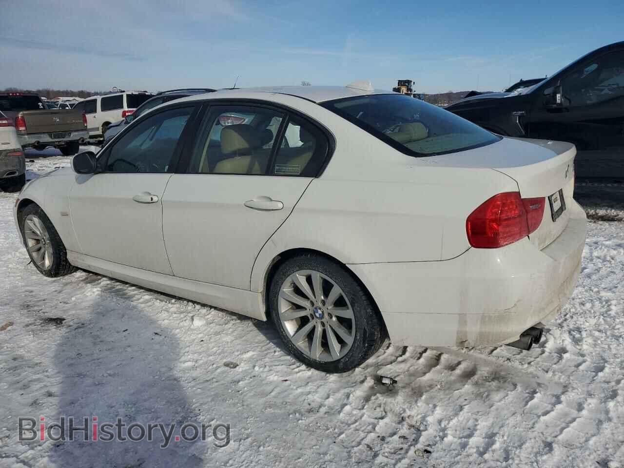 2011 BMW 3 SERIES - VIN: WBAPH7C54BE682701 - Фото 2