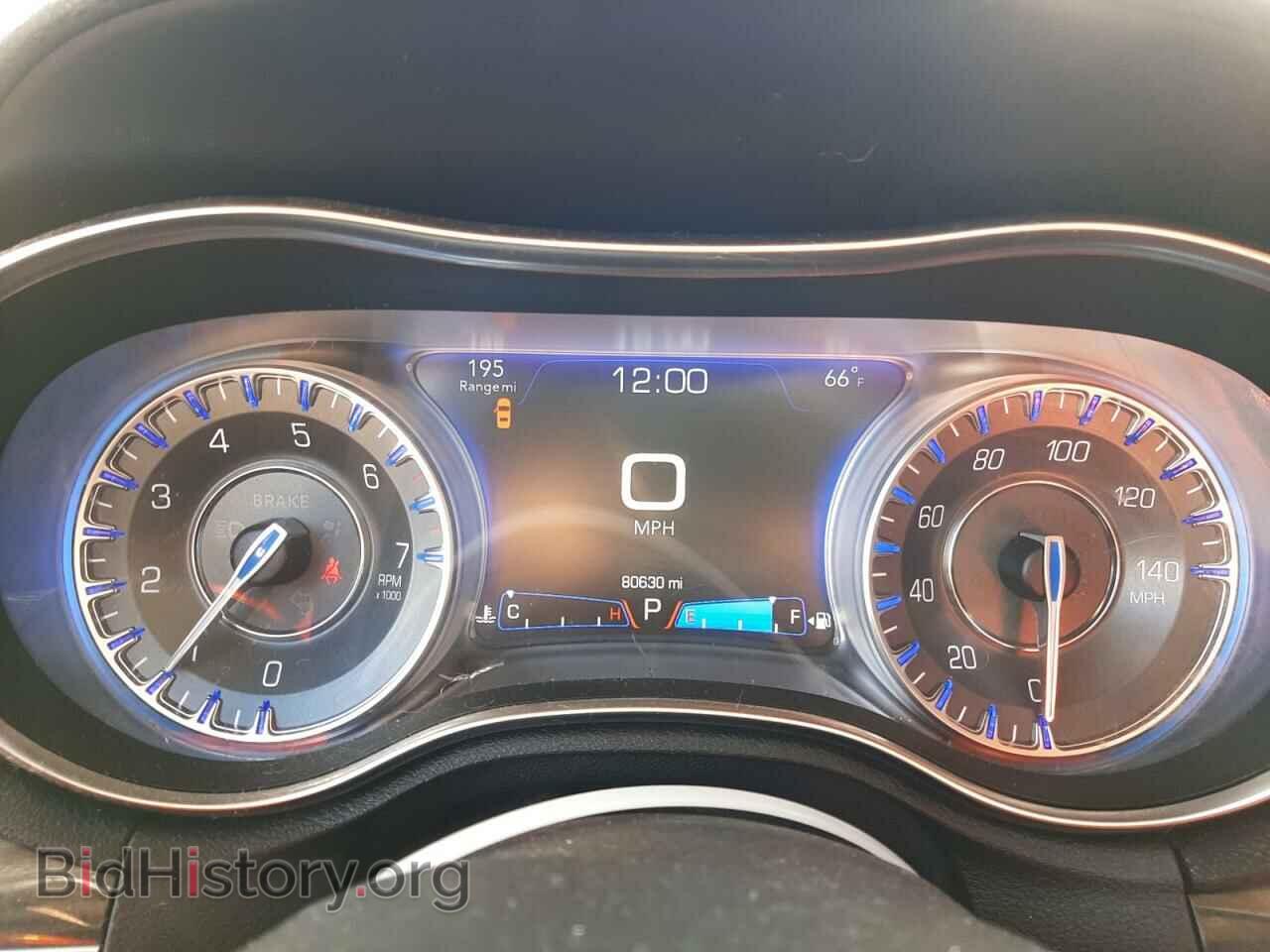2016 CHRYSLER 300 - VIN: 2C3CCAAG9GH243273 - Фото 9