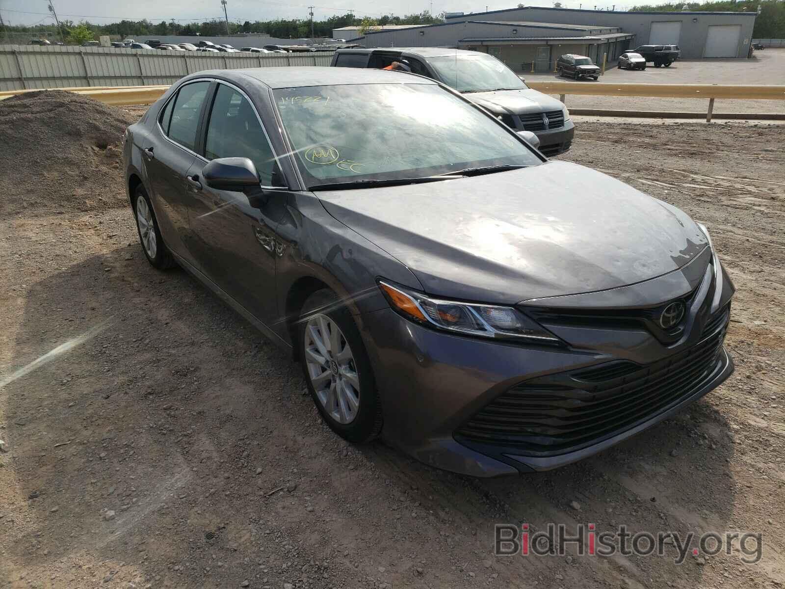 Photo 4T1B11HK5JU145221 - TOYOTA CAMRY 2018