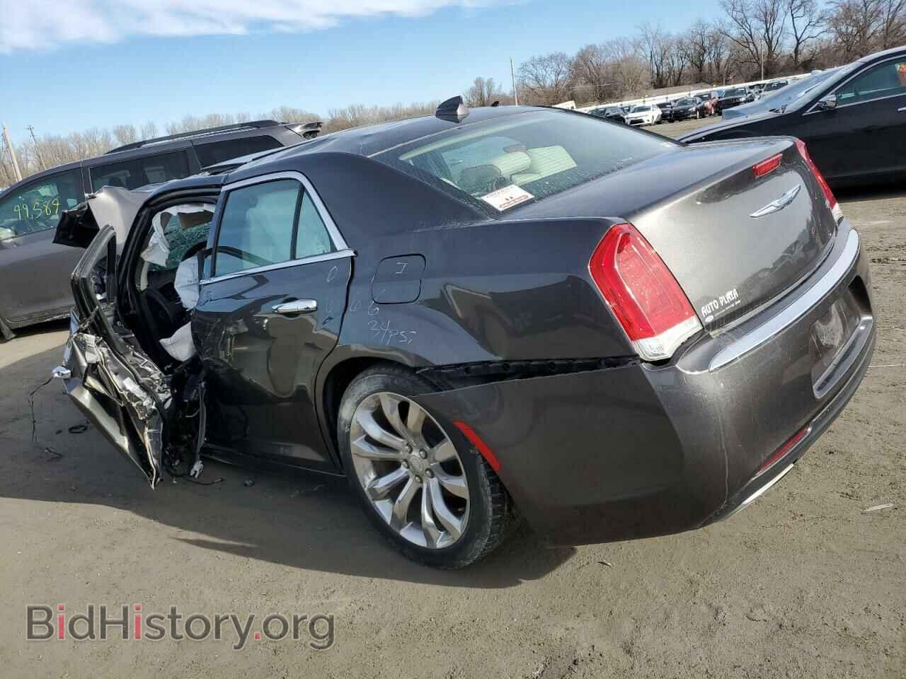 2017 CHRYSLER 300 - VIN: 2C3CCAAG3HH580099 - Фото 2