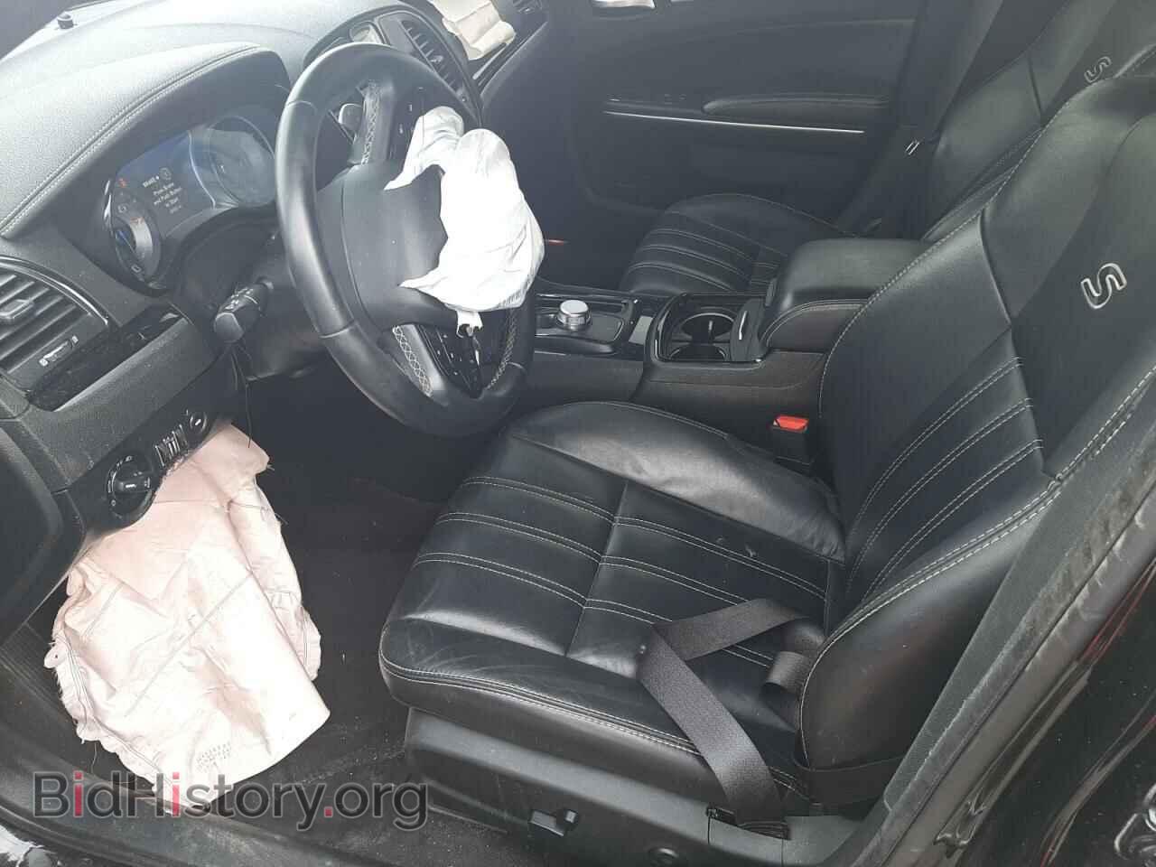 2019 CHRYSLER 300 - VIN: 2C3CCABG1KH515192 - Фото 7