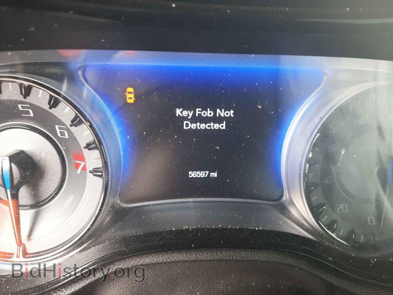 2019 CHRYSLER 300 - VIN: 2C3CCABG1KH515192 - Фото 9