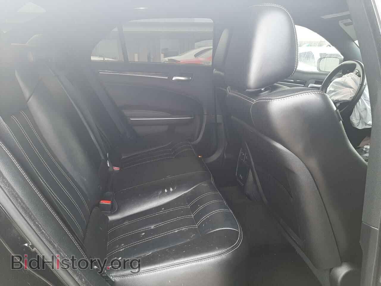2019 CHRYSLER 300 - VIN: 2C3CCABG1KH515192 - Фото 10