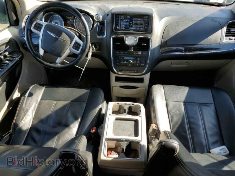 2016 Chrysler MINIVAN (VIN 2C4RC1BG0GR295342) — photo 8 of 13