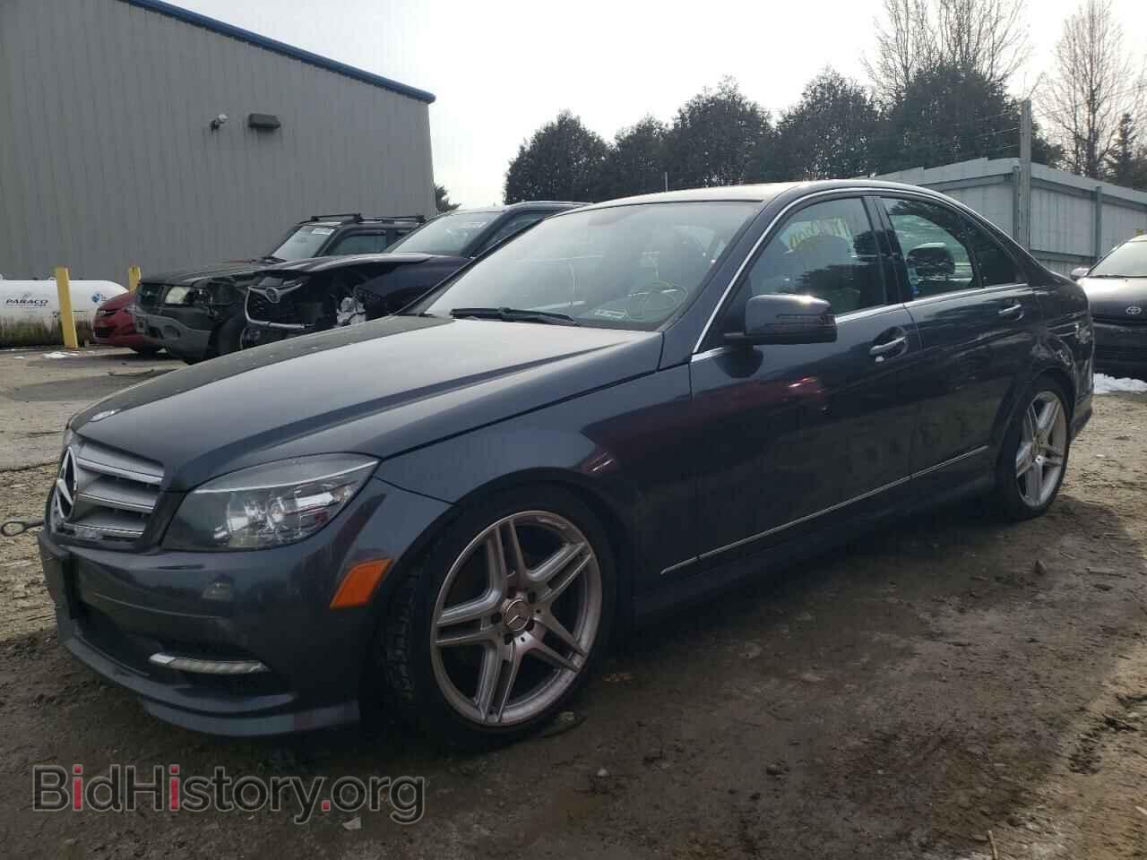 Photo WDDGF8BB2BR175056 - MERCEDES-BENZ C-CLASS 2011