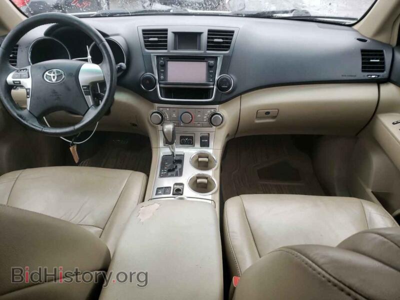 2013 Toyota HIGHLANDER (VIN 5TDBK3EH8DS230004) — фото 8 из 13