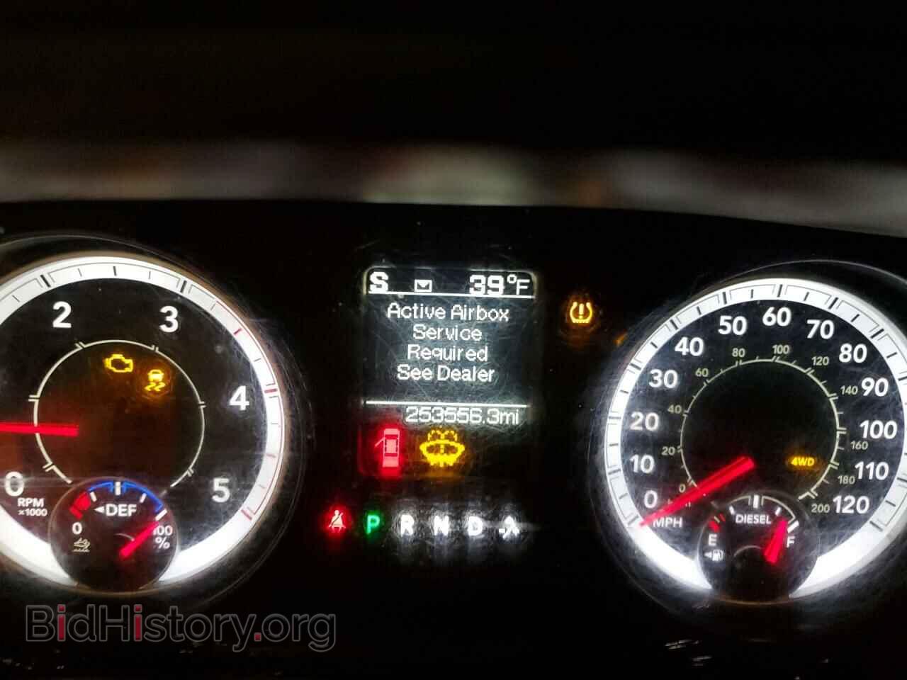 2018 RAM All Models - VIN: 3C6UR5HL8JG352041 - Фото 9