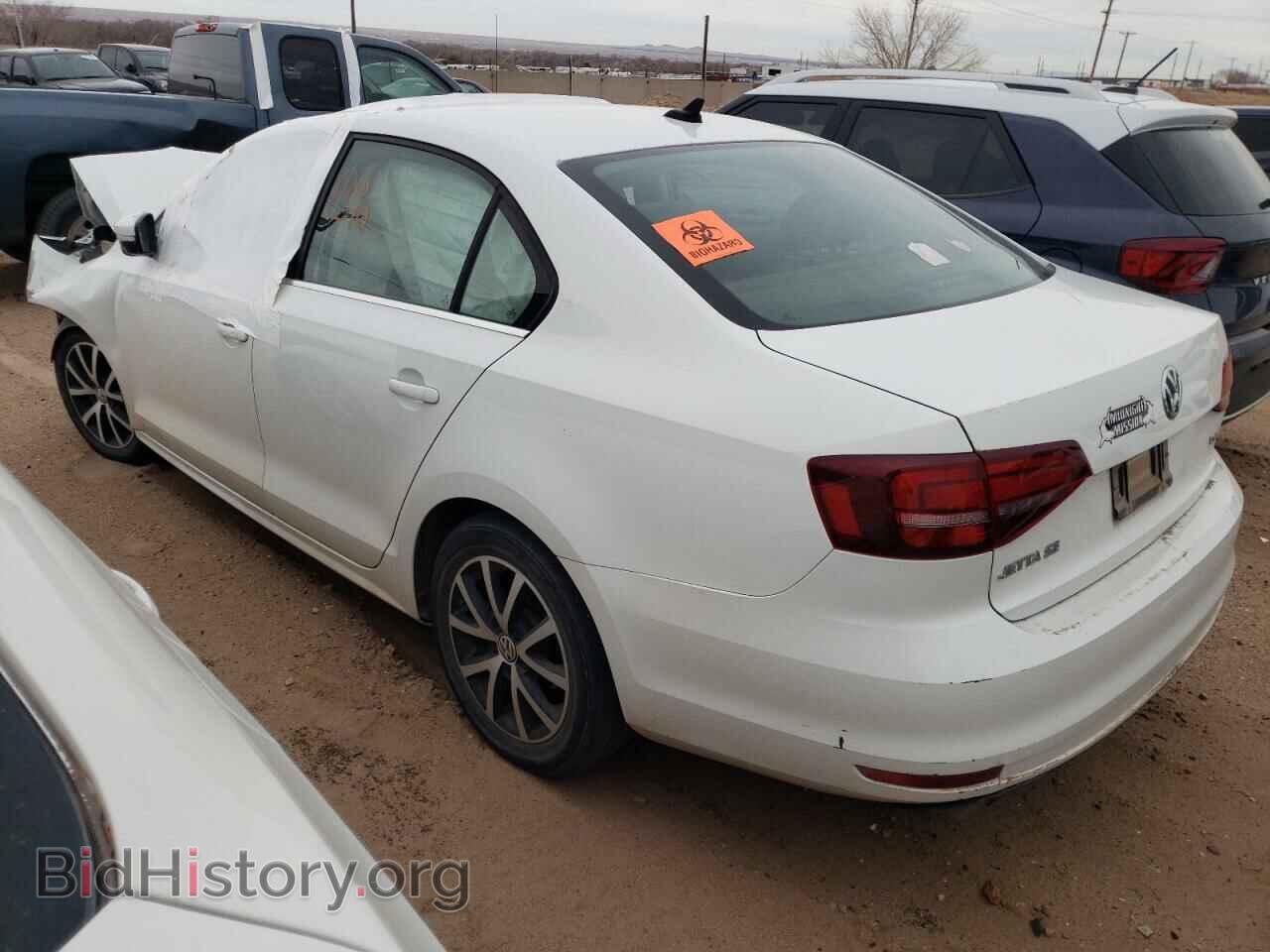 2017 VOLKSWAGEN JETTA - VIN: 3VWDB7AJ6HM358172 - Фото 2