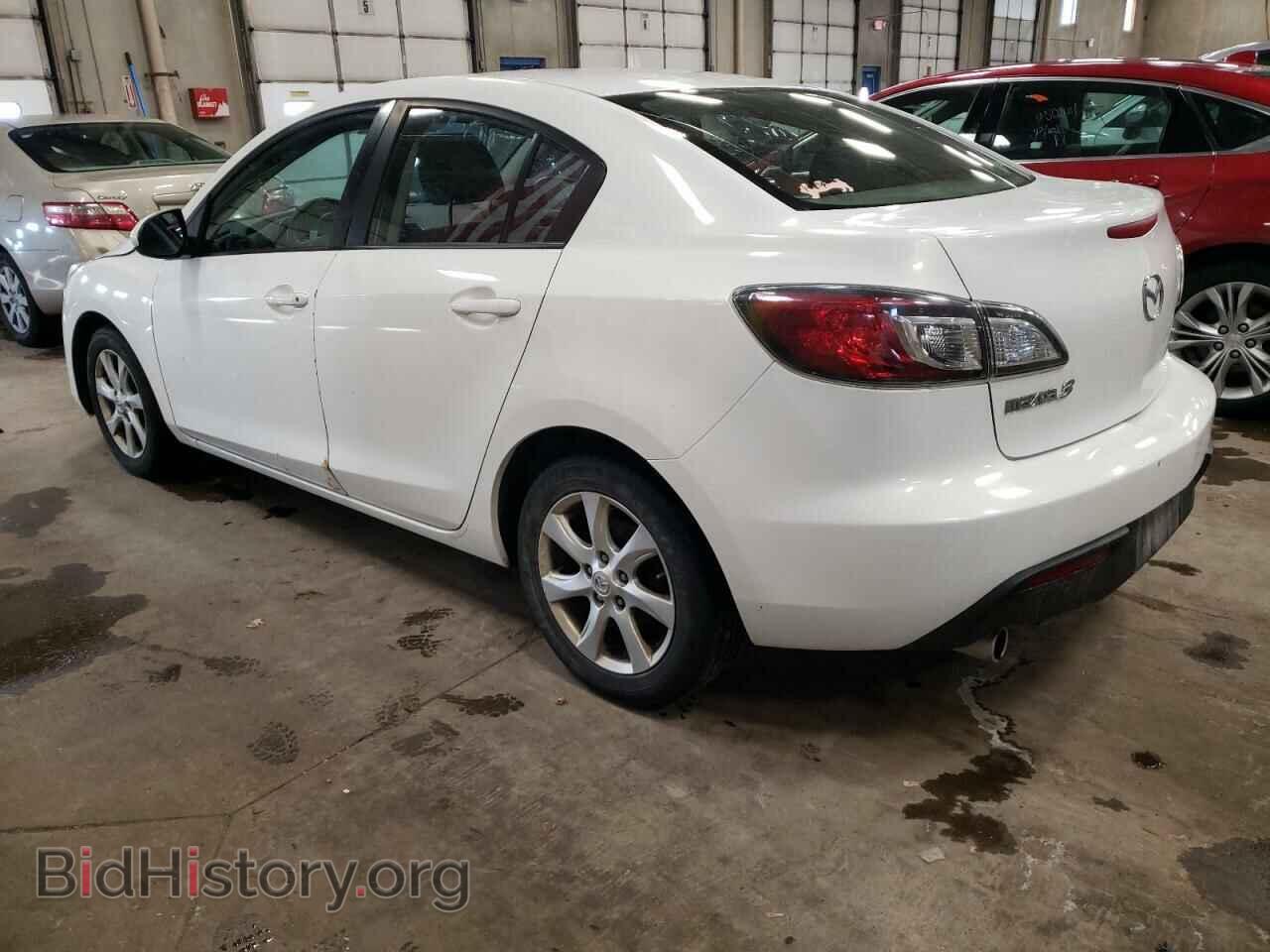 2011 MAZDA 3 - VIN: JM1BL1VF7B1357000 - Фото 2