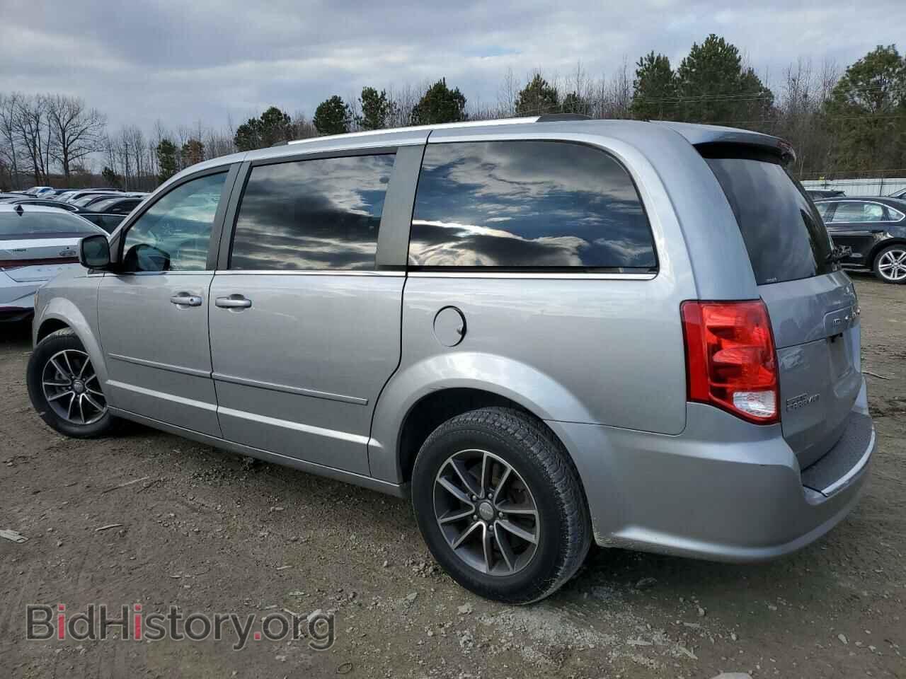 2017 DODGE CARAVAN - VIN: 2C4RDGCG8HR685878 - Фото 2