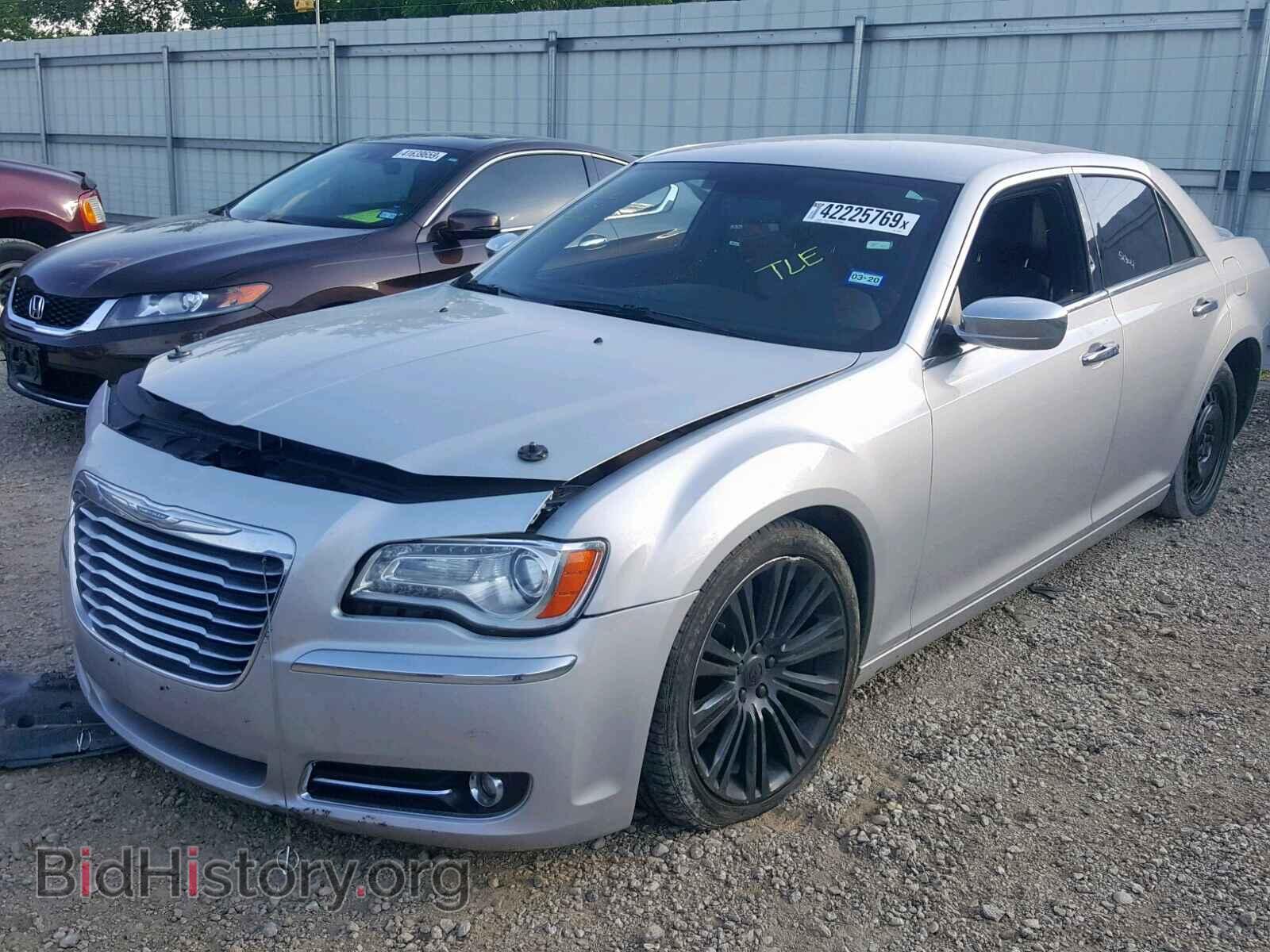2012 CHRYSLER 300 - VIN: 2C3CCACG1CH275030 - Фото 2