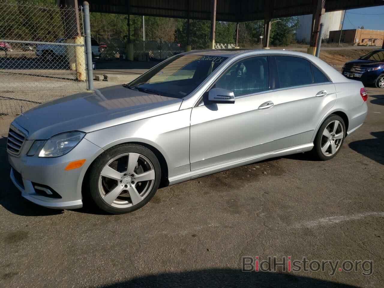 Photo WDDHF5GB1BA448403 - MERCEDES-BENZ E-CLASS 2011