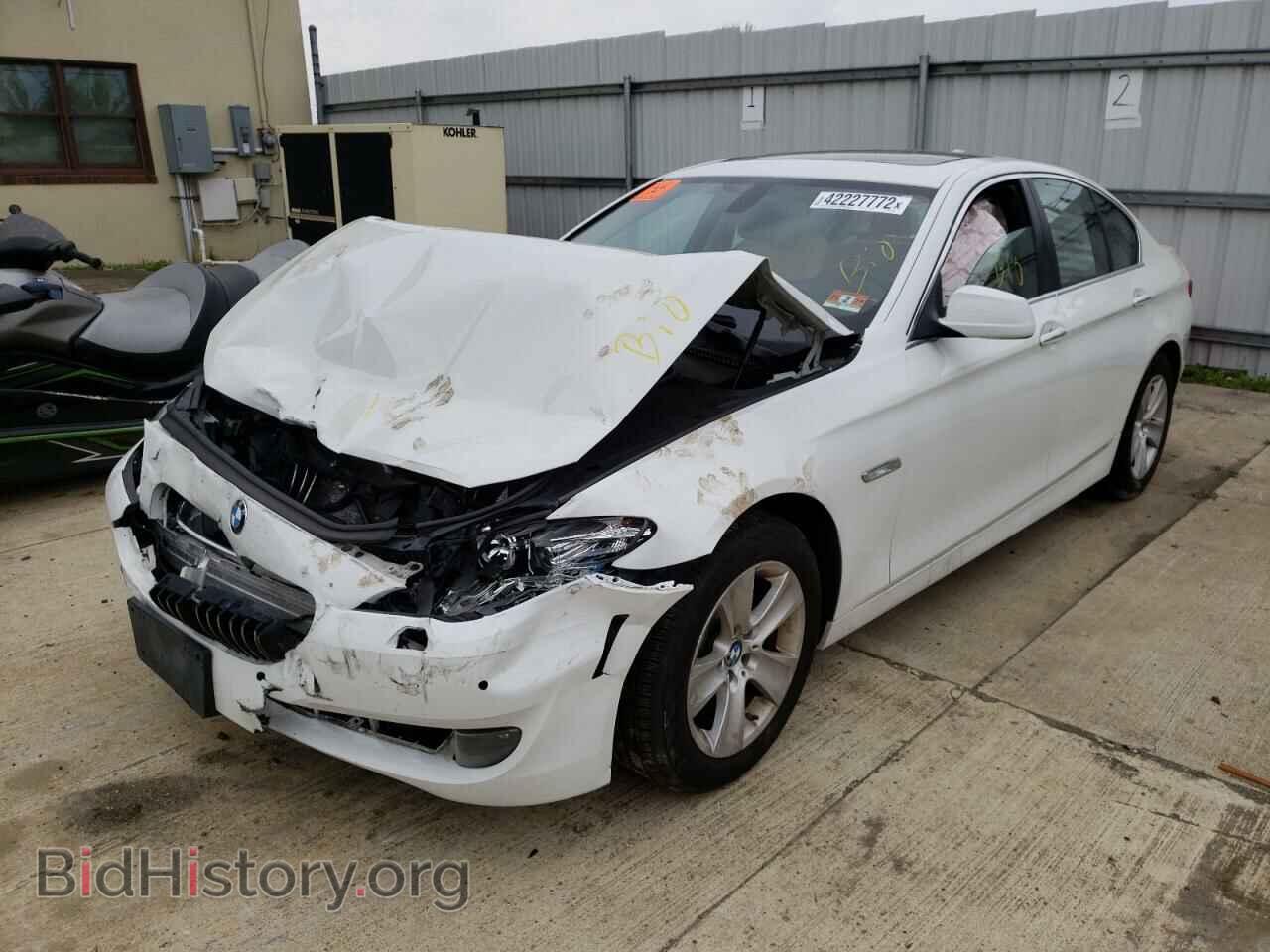 2011 BMW 5 SERIES - VIN: WBAFR1C58BC741069 - Фото 2